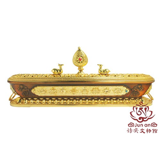 八吉祥雙色臥香爐